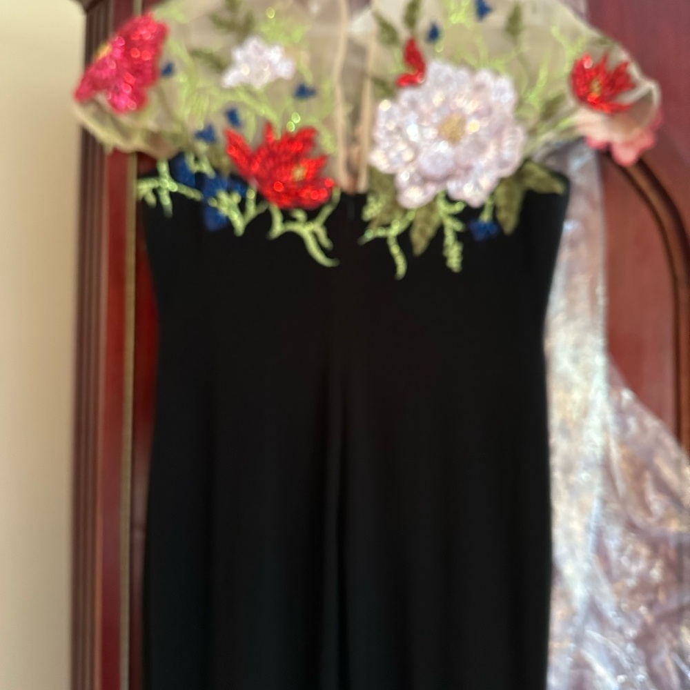 Elegant Black Dress with Floral Embroidery